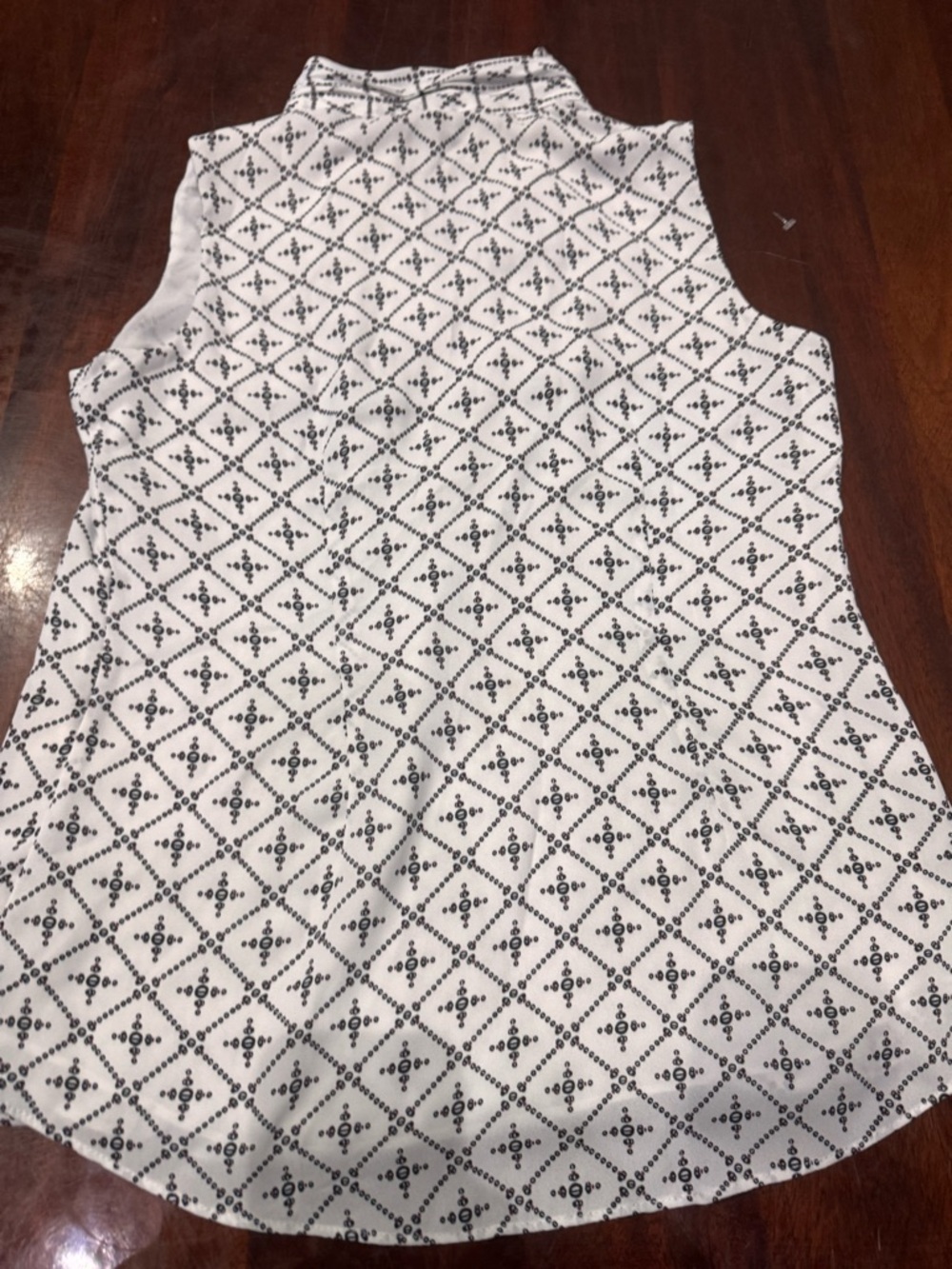 White House Black Market Black & White Geometric Ruffled Sleeveless Blouse - Picture 5 of 9
